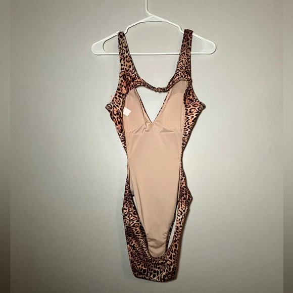 NWT Victoria's Secret Swimsuit Natural Leopard Lagos Cutout One Piece size Large - Picture 4 of 5